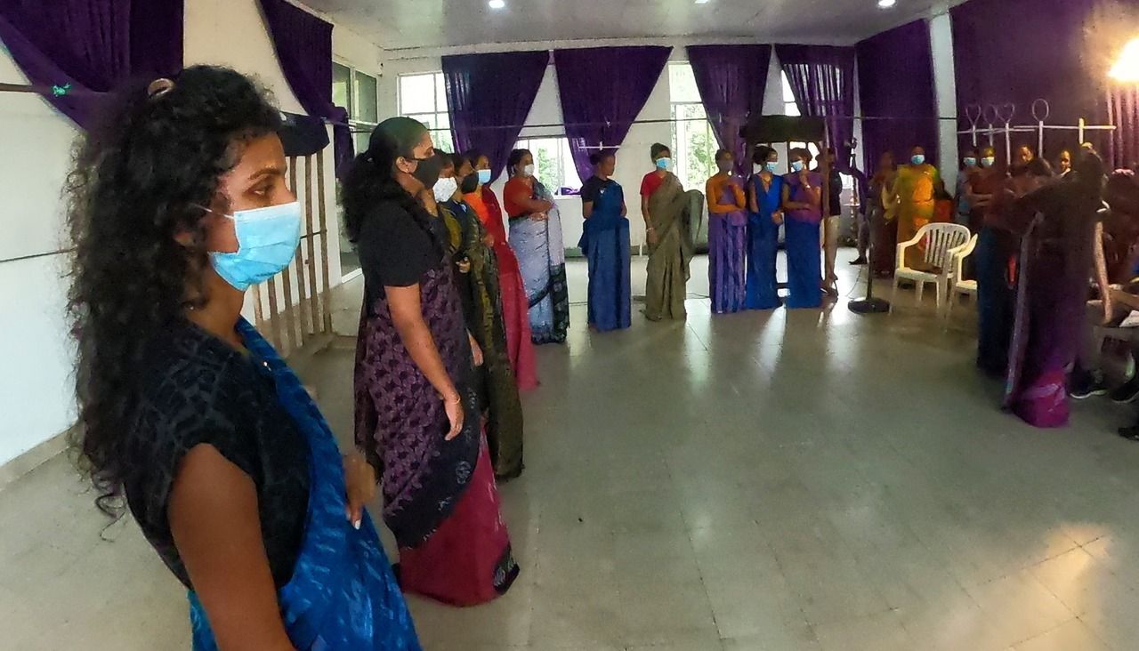 නවීන තාක්ෂණයෙන් හා නවීන මෝස්තර රටාවෙන් යුතු පේෂකර්ම නිශ්පාදන එළිදැක්වීමේ අරමුණින්...