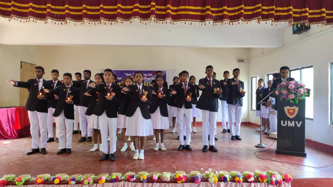 මහ/ උලපනේ මහා විද්යාලයේ ශිෂ්ය නායක නිල ලාංජන පැළඳවීමේ උත්සවය