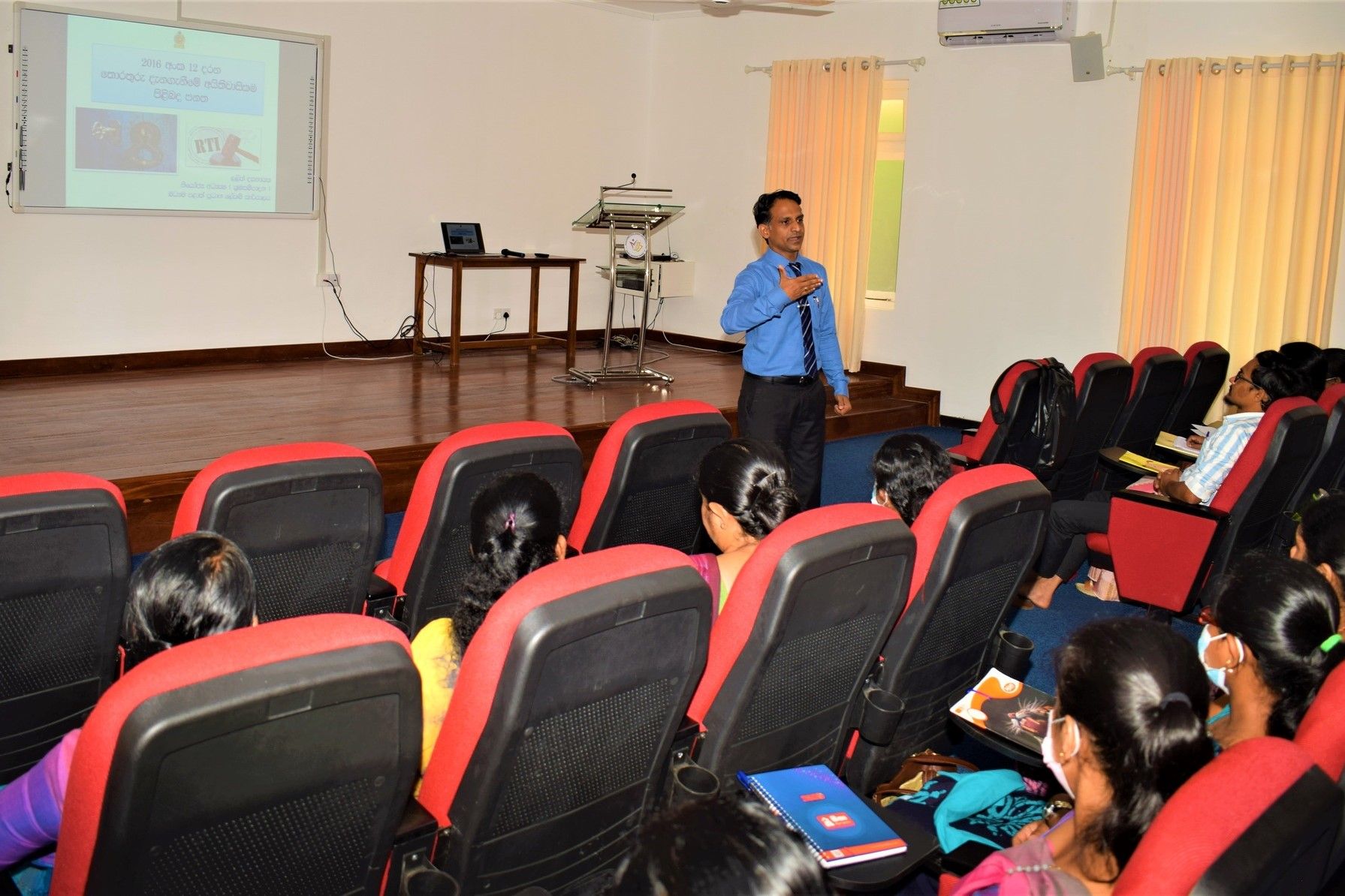 තොරතුරු දැනගැනීමේ පනත - පුහුණු වැඩමුළුව පල්ලෙකැලේ දී.