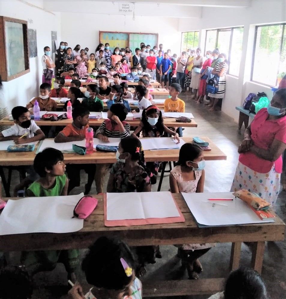පාතදුම්බර බල ප්‍රදේශයේ පිහිටි පොල්ගොල්ල බලනගල කොට්ඨාශයේ දරුවන් සදහා ලෝක ළමා දිනය වෙනුවෙන්