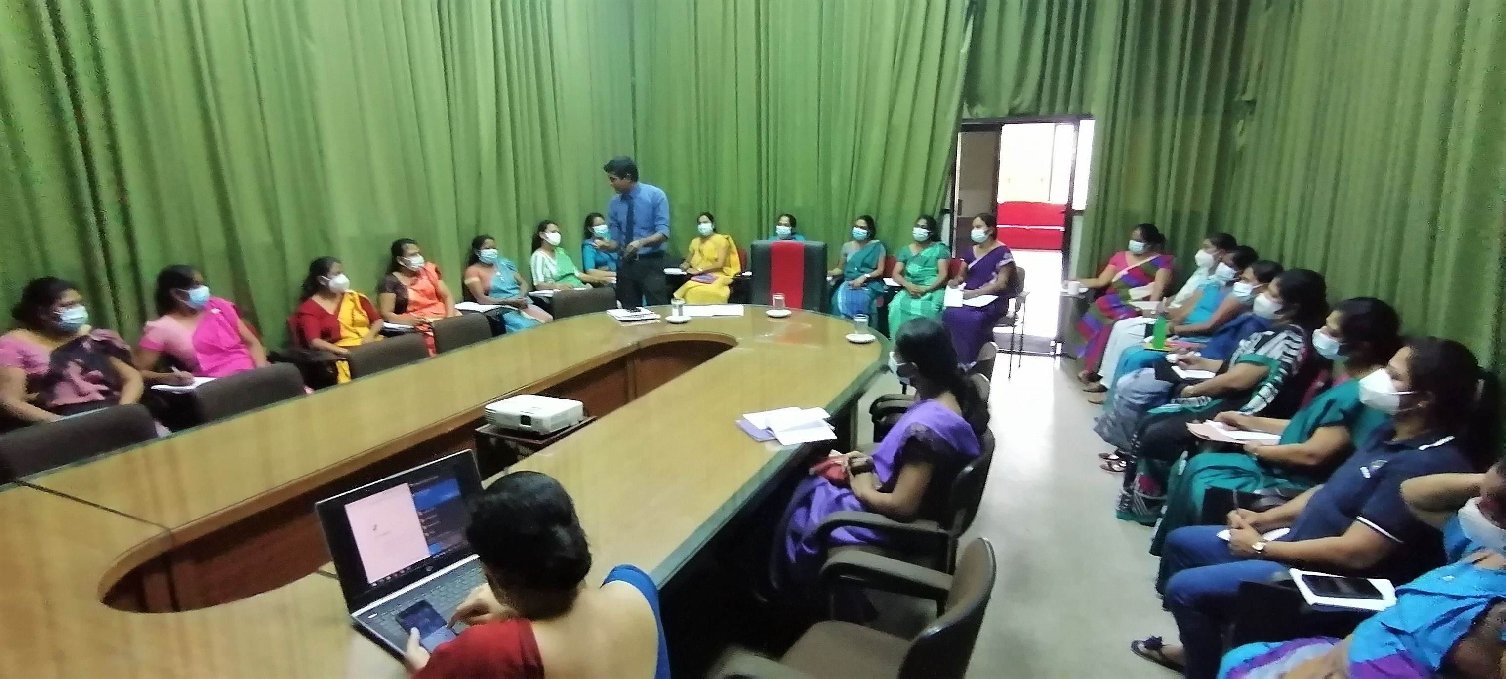මධ්යම පළාත් නිවාස දෙපාර්තමේන්තුවේ නිලධාරීන්ගේ කාර්යභාරයන් වඩා සාර්ථකව ඉටු කිරීම...