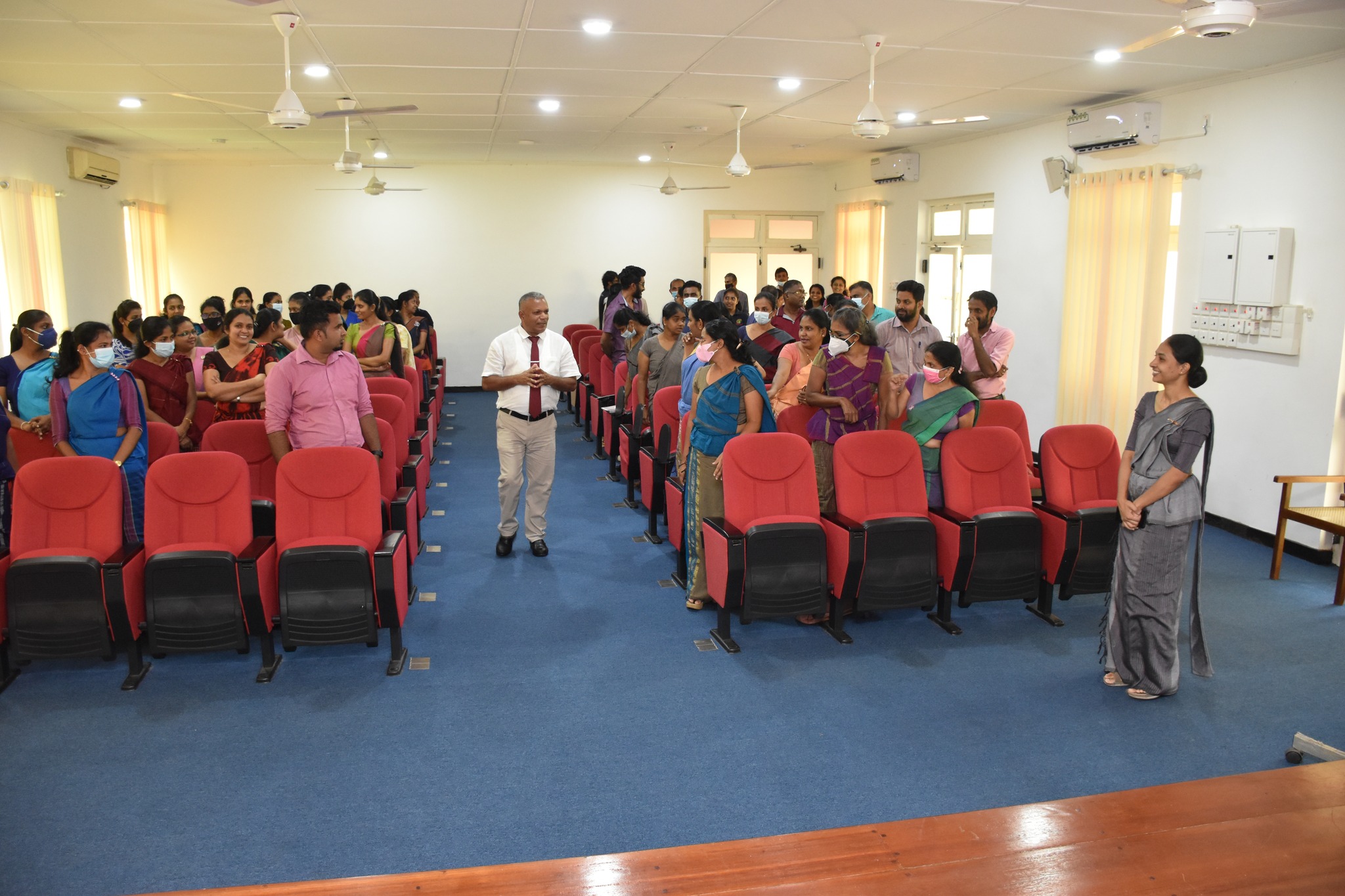 “රාජ්‍ය සේවය සදහා පුද්ගල සංවර්ධනය”  පිළිබද පුහුණු වැඩසටහනක් අද දින (23) පල්ලෙකැලේ පිහිටි මධ්‍යම පළාත් කළමනාකරණ සංවර්ධන පුහුණු ඒකකයේදී පවත් වන ලදී.