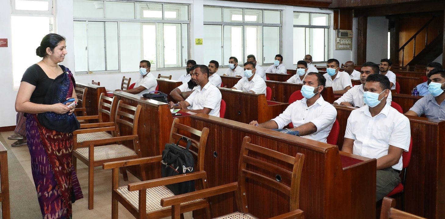 මධ්‍යම පළාත් සභාවේ සියලු අමාත්‍යංශ , දෙපාර්තමේන්තු ආයතන වල  සේවයේ නියුතු  රියදුරු  මහතුන්  සඳහා පුහුණු වැඩසටහනක් .