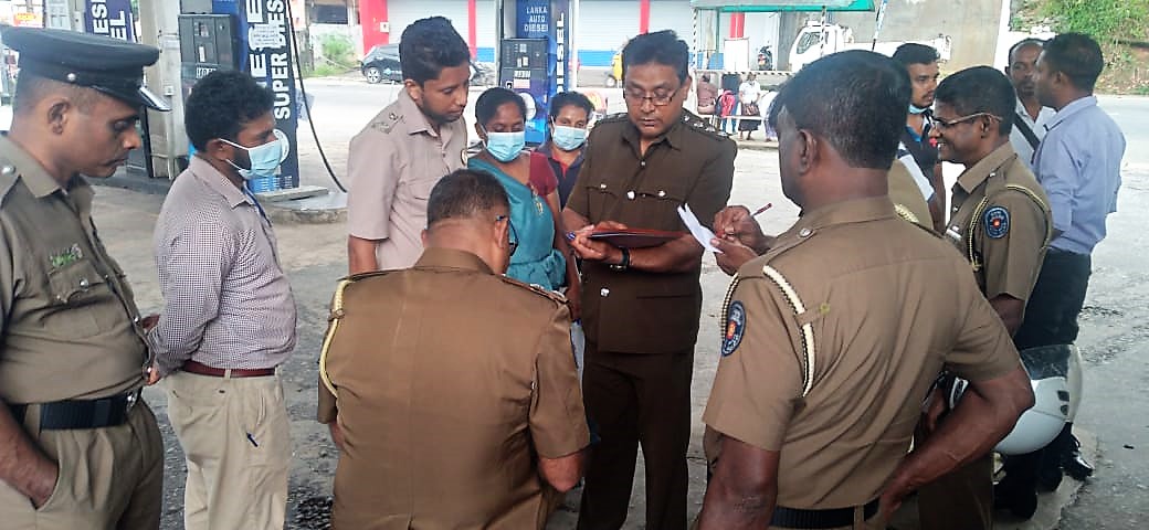  ඩෙංගු මර්දන වැඩසටහනක්  දවුලගල නගරයේදි .