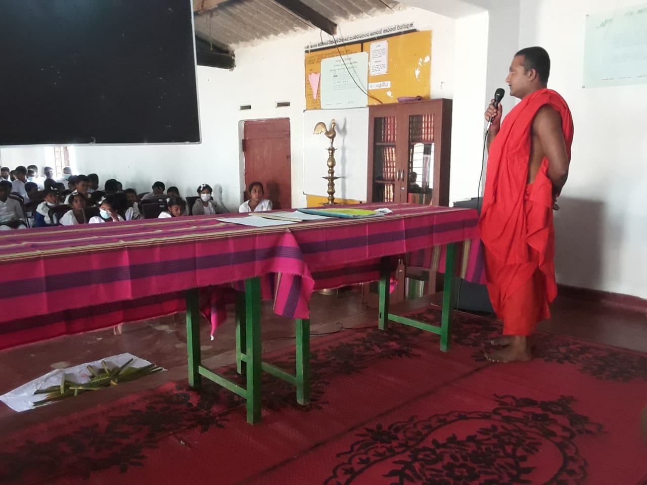 උඩදුම්බර ප්රාදේශීය සභාවේ පරිසර හා පොදු පහසුකම් කාරක සභාව මගින් පරිසර ක්රියාකාරී කමිටුවේ දරුවන් හා එක්ව රුක් රෝපණ වැඩසටහනක්. මිටුවේ දරුවන් හා එක්ව රුක් රෝපන වැඩසටහනක් .
