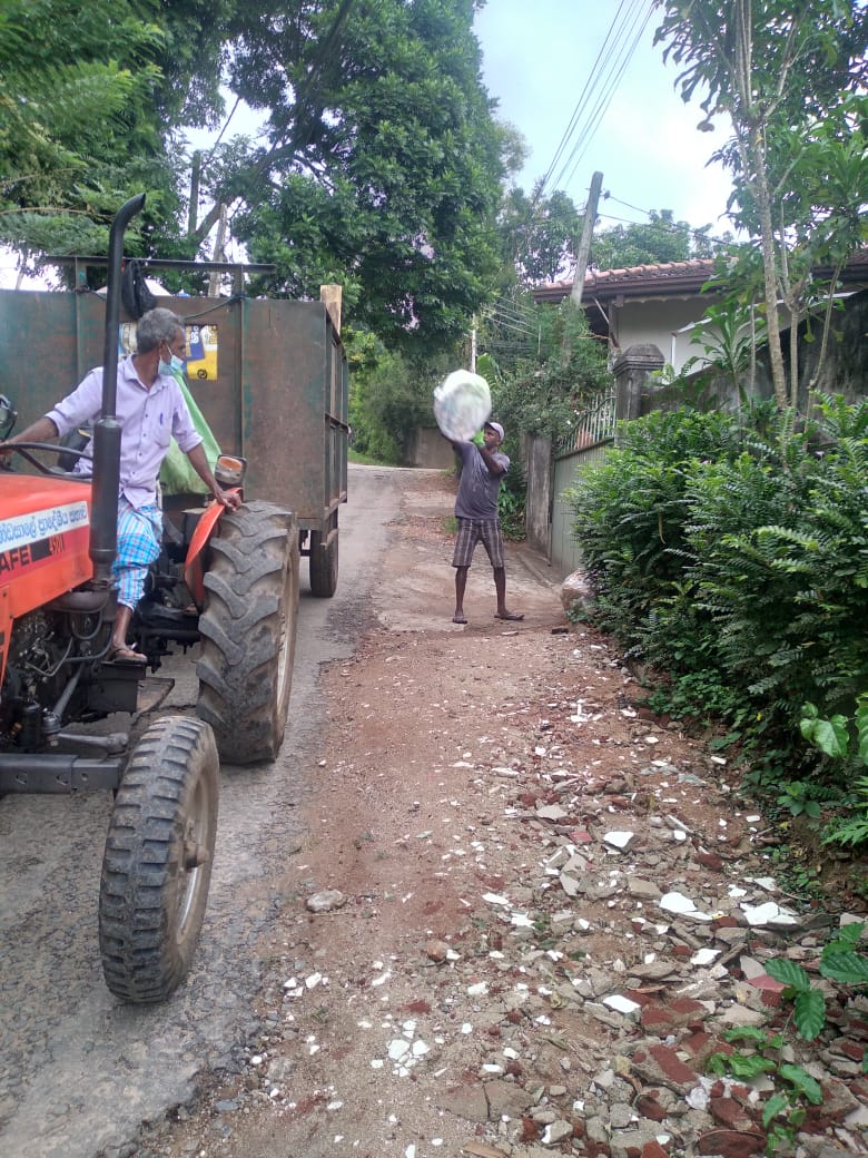 වරාපිටිය ප්රදේශයේ ජනතාව විසින් අවිධිමත් ලෙස බැහැර කර තිබූ කසල.