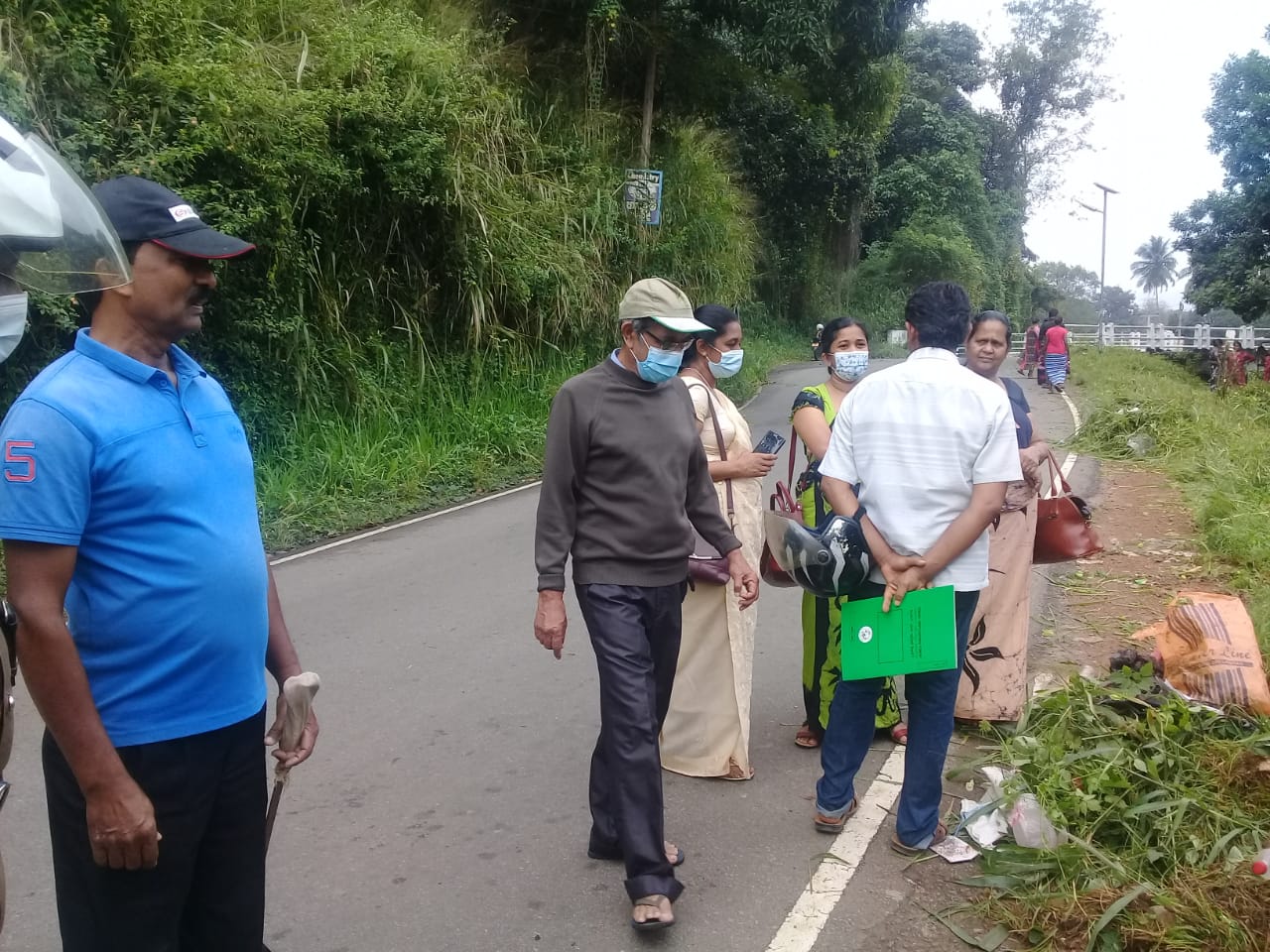 උකුවෙල ප්රාදේශීය සභාව මගින් දෙමටගොල්ල අතුරු මාර්ගය පිරිසිදු කිරීමේ