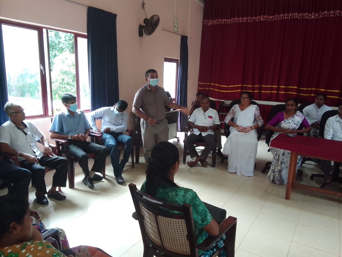 පල්ලේපොල කාන්තාවන්ගේ ආර්ථිකය ශක්තිමත් කිරීම සඳහා බයිට් සැදීම පිළිබද දැනුවත් කිරීමේ වැඩමුළුවක්.