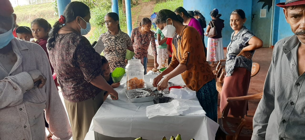 මැටිහක්ක මහජන පුස්තකාලය මගින් පුහුණු කළ නව ව්යාවසායකයින් සඳහා අලෙවි පොලක්.