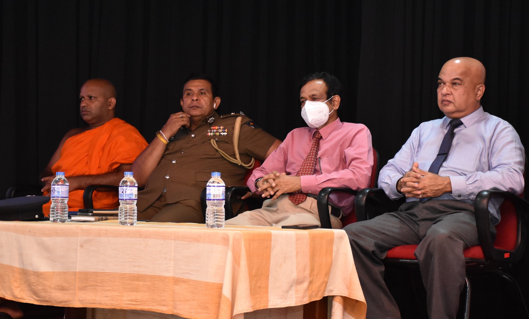 මත්ද්රව්ය භාවිතයට එරෙහි මාධ්ය මෙහෙයුම් පිළිබඳ විවාදාත්මක සාකච්ඡාවක්.