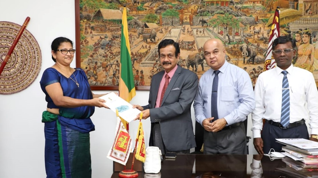 නව පළාත් ආණ්ඩුකාර ලේකම් ධුරයට මංජුලා මඩහපොල මහත්මිය පත්කෙරේ.
