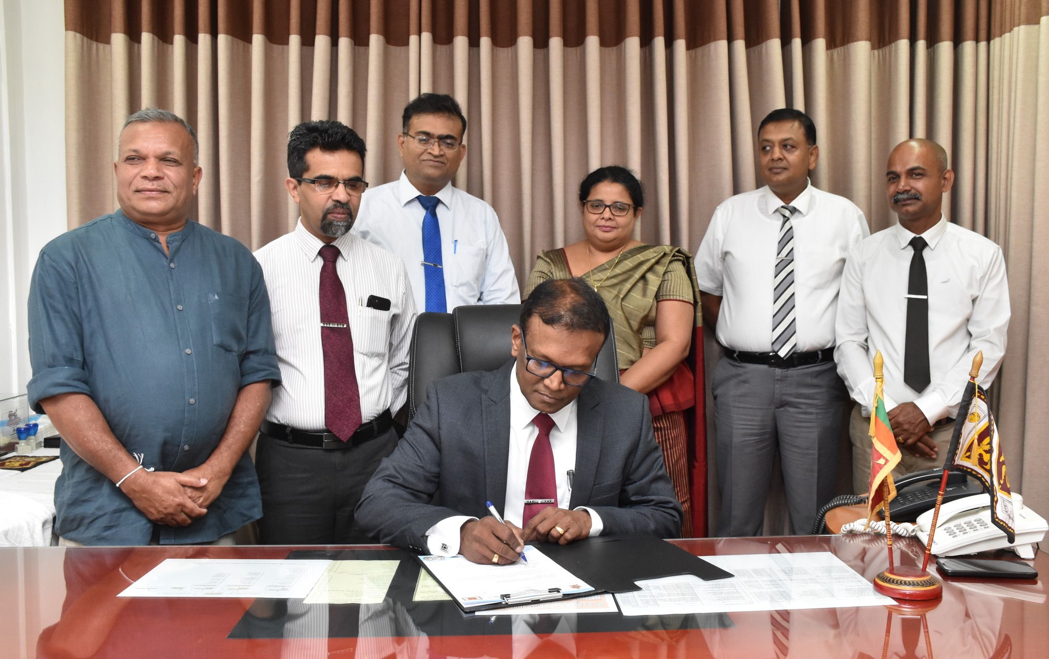 මධ්යම පළාත් කෘෂිකර්ම අමාත්යංශයේ ලේකම් ධුරයට පත් කෙරුණු විල්සන් දයානන්ද මහතා රාජකාරි කටයුතු ආරම්භ කරයි.