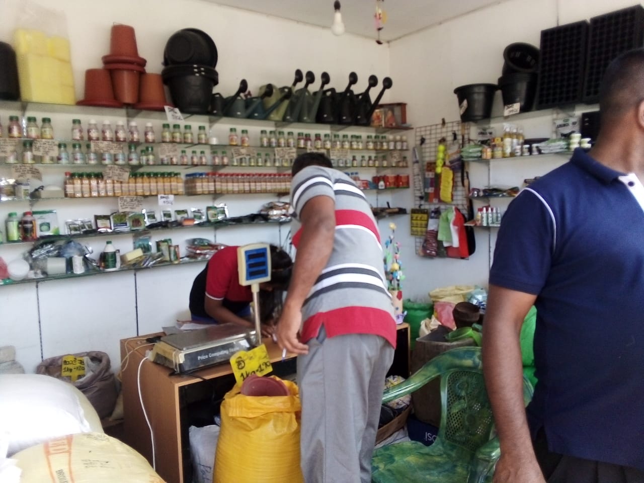 මැදදුම්බර කසල වෙන් කිරිම පිළිබදව හා ලබා ගන්නා දිනයන් පිළිබදව නාගරික ප්රජාව දැනුවත් කිරිමක්.