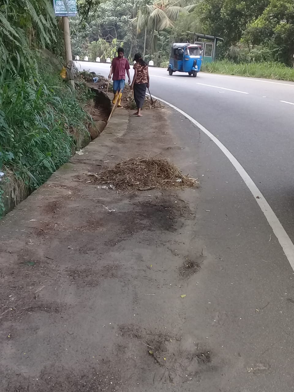 උකුවෙල A-9 මාර්ගයේ බැහැර කරන ලද අපද්රව්ය ඉවත් කර පවිත්ර කිරීමේ වැඩසටහනක්