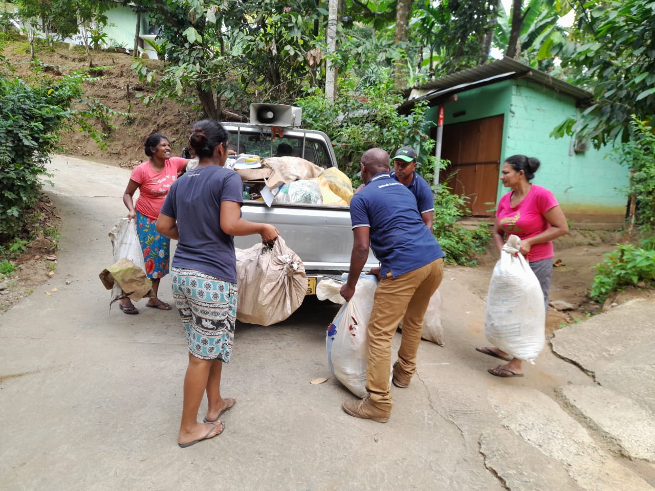 අමුණුගම ගුන්නෑපාන පොල්ගොල්ල ගබඩාගම ප්රදේශය ආවරණය කරමින් ඩෙංගු මර්දනය උදෙසා දැනුවත් කිරීම සහ නොදිරන ද්රව්ය රැස්කිරීමේ වැඩසටහනක්