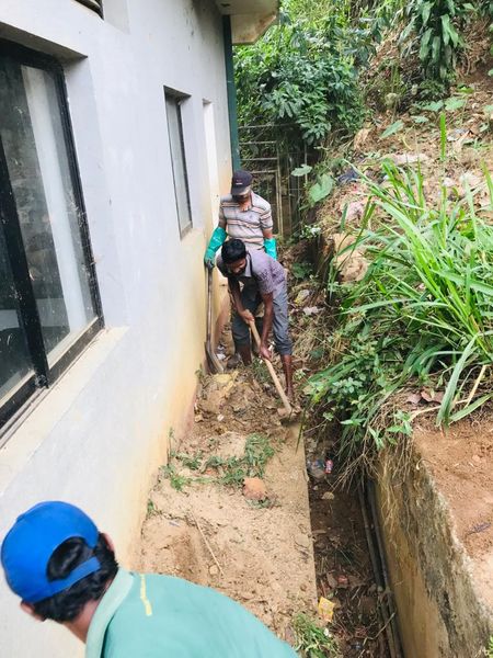 හුළුගඟ ආයුර්වේදය සහ සතිපොල භූමිය පිරිසිදු කිරීමේ වැඩසටහනක්