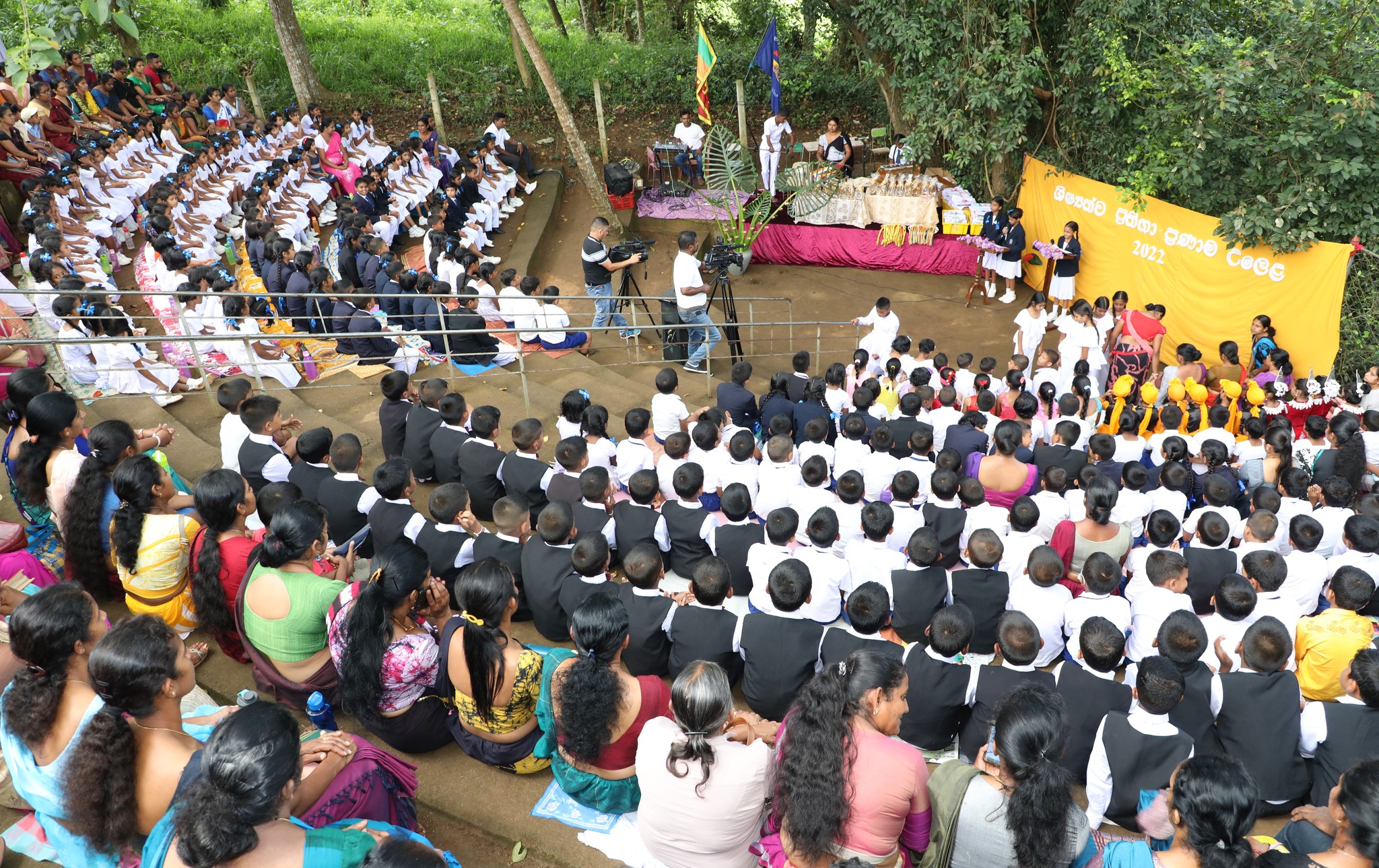 වර්ජන වලින් අහිමි වන දරුවන් ගේ අධ්යයන පැය ගණනේ හානිය මැනිය හැකි ද - පළාත් ආණ්ඩුකාර නිතීඥ ලලිත් යු ගමගේ මහතා.