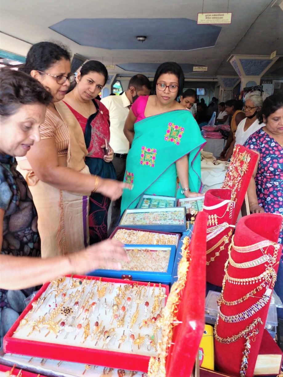 පළාත් නිවාස දෙපාර්තමේන්තුවෙන් වෙළෙඳ ප්රදර්ශනයක්.