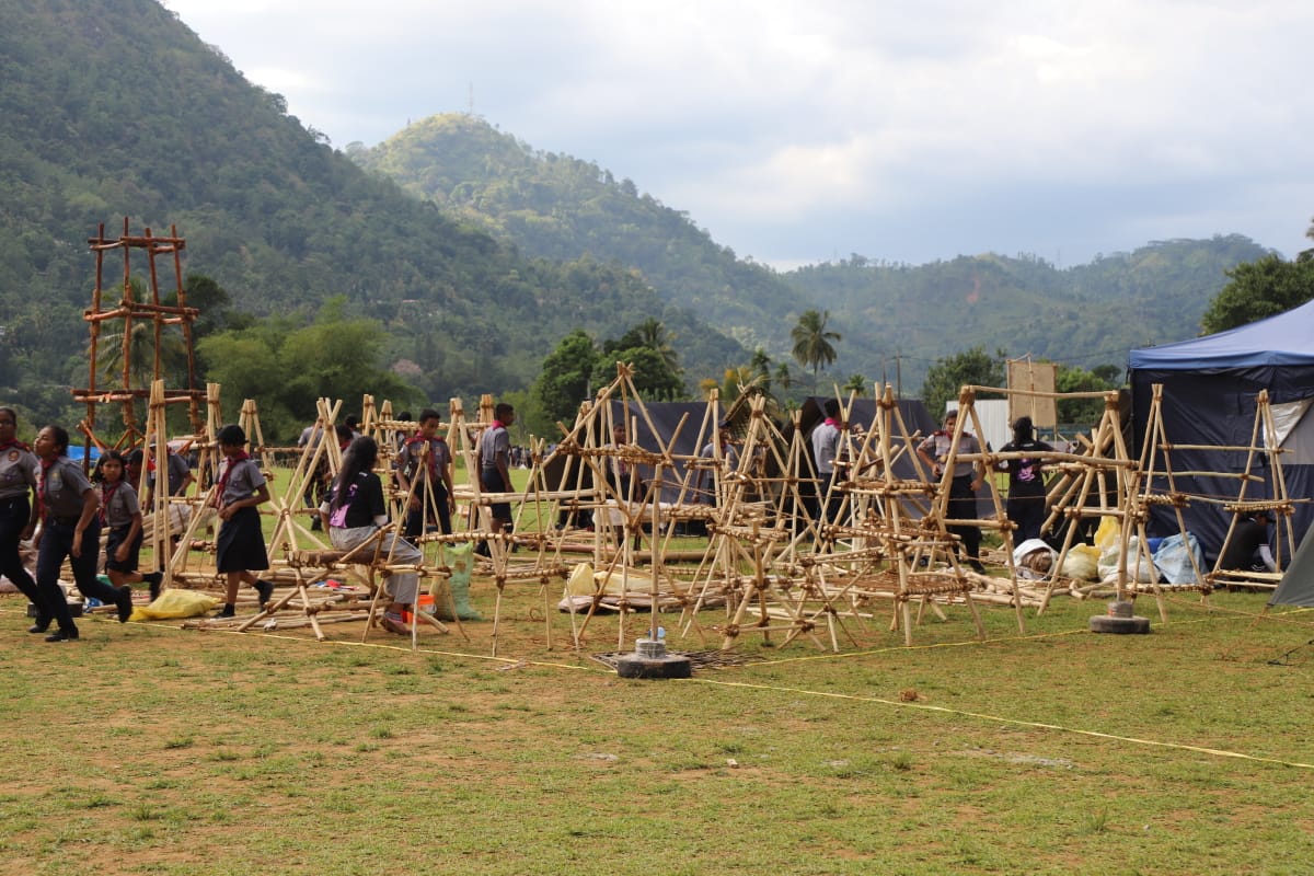 ශ්රී ලංකා බාලදක්ෂ සංගමයේ මහනුවර දිසා ශාඛාවේ 15 වන කැම්බරියේදී බාලදක්ෂයින් 54 ක් ජනධිපති පදක්කම් හිමිකරගනී.