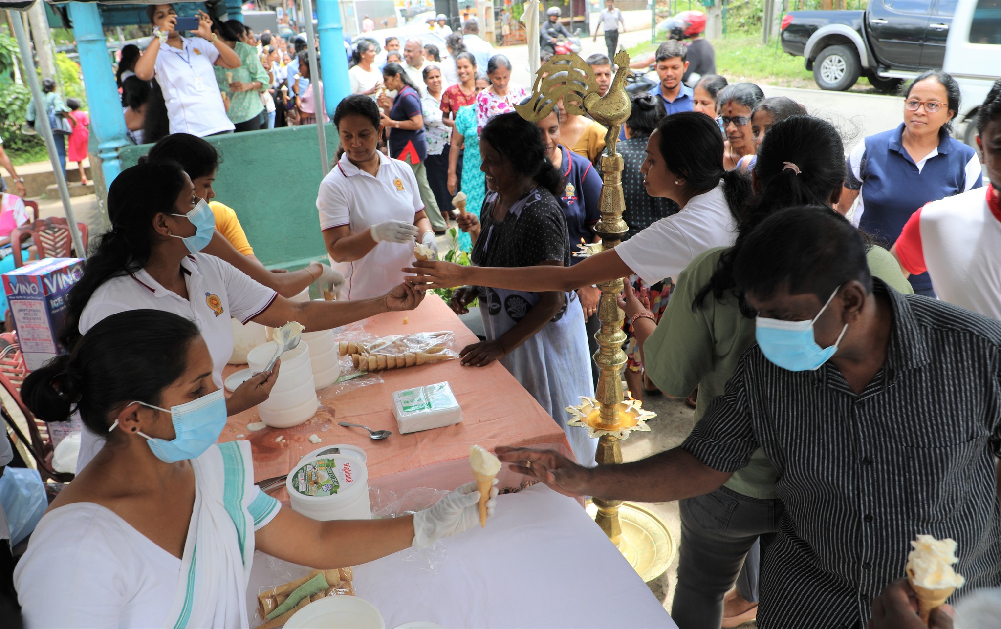 කුණ්ඩසාලේ ප්රාදේශීය සභාව විසින් සංවිධානය කල අයිස්ක්රීම් දන්සැල.
