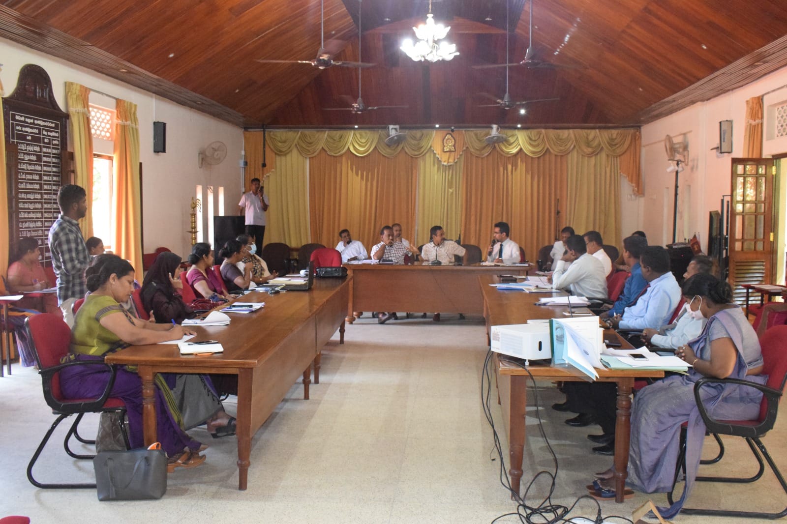 ගම්පොල අධ්යාපන කලාපයේ පවතින අධ්යාපන ගැටලු විසදිම සදහා විශේෂ අවධානය.