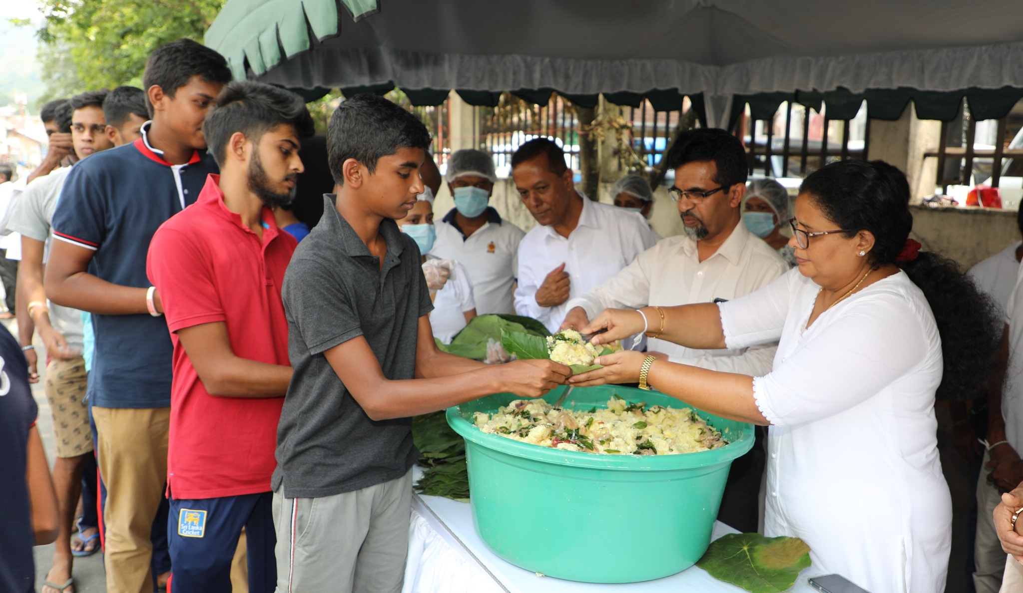 මධ්යම පළාත් මාර්ග සංවර්ධන අධිකාරිය සංවිධානය කළ මඤ්ඤොක්කා දන්සල.