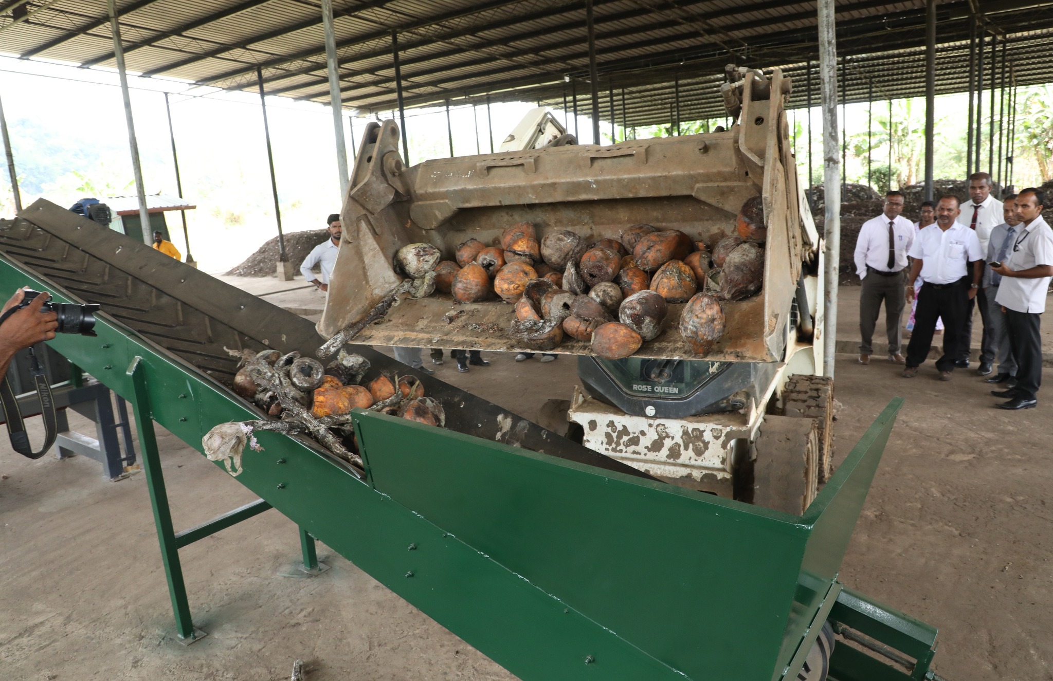 මහනුවර කැළි කසළ බැහැර කරන තේක්කවත්ත කසළ අංගණය දස වසරකින් හරිත කලාපයක් බවට පත් කිරීමට සැලසුම්.