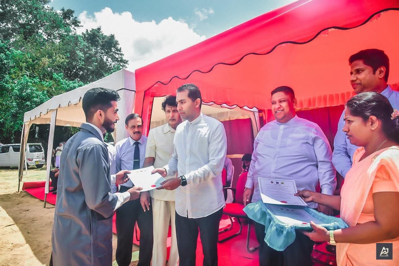 මැණික් හා ස්වර්ණාභරණ පර්යේෂණ හා අභ්යාස ආයතනයේ ප්රාදේශීය පුහුණු මධ්යස්ථානයක් දොළුව හලියද්දයේදී ආරම්භ කෙරේ.