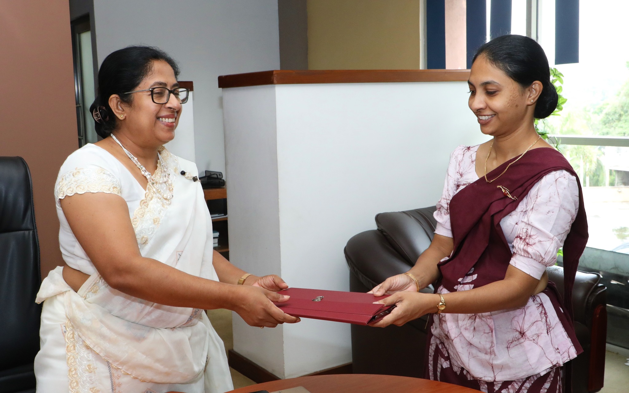 මධ්යම පළාත් ප්රධාන ලේකම් කාර්යාලයේ, නියෝජ්ය ප්රධාන ලේකම් (පාලන) තනතුර සදහා ශ්රී ලංකා පරිපාලන සේවයේ විශේෂ ශ්රේණියේ නිලධාරිණියක වන අයි.ඩබ්.එම්.සී.කේ. ඉලංගකෝන් මහත්මිය පත් කෙරේ.