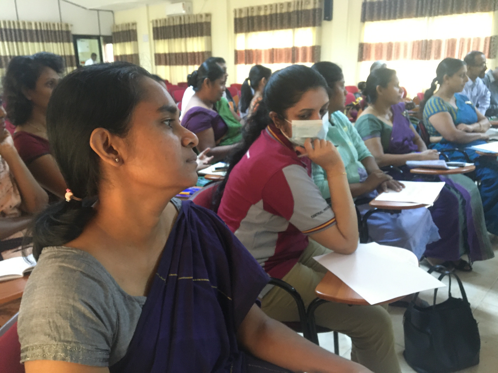 පළාත් පාලන දෙපාර්තමේන්තුවේ විමර්ශන නිළධාරින්ගේ ප්රගති සමාලෝචන රැස්වීමක්