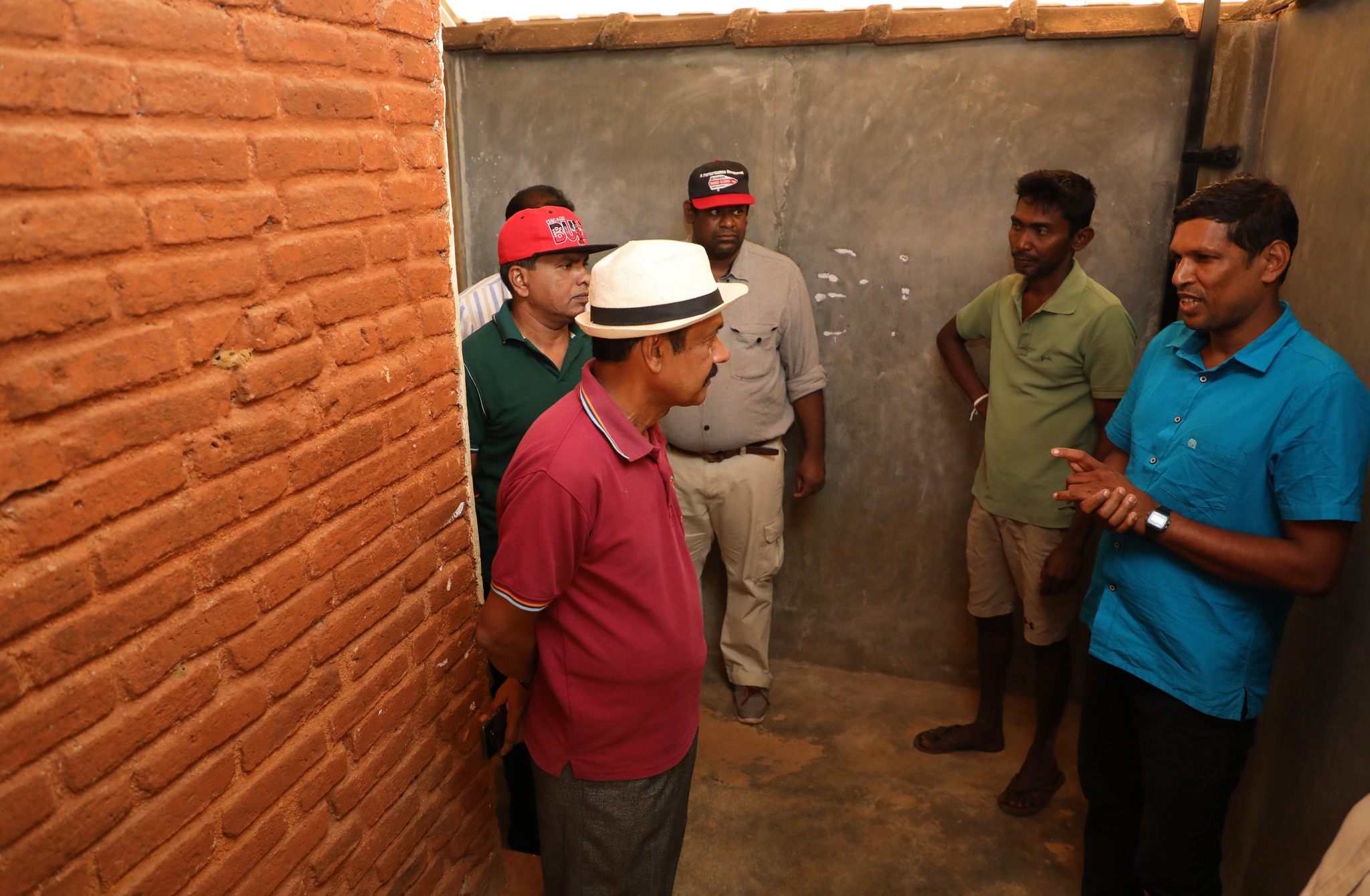 සීගීරියේ ගැටලු සොයන්න මධ්යම ආණ්ඩුකාරවරයා ක්ෂේත්ර චාරිකාවක.