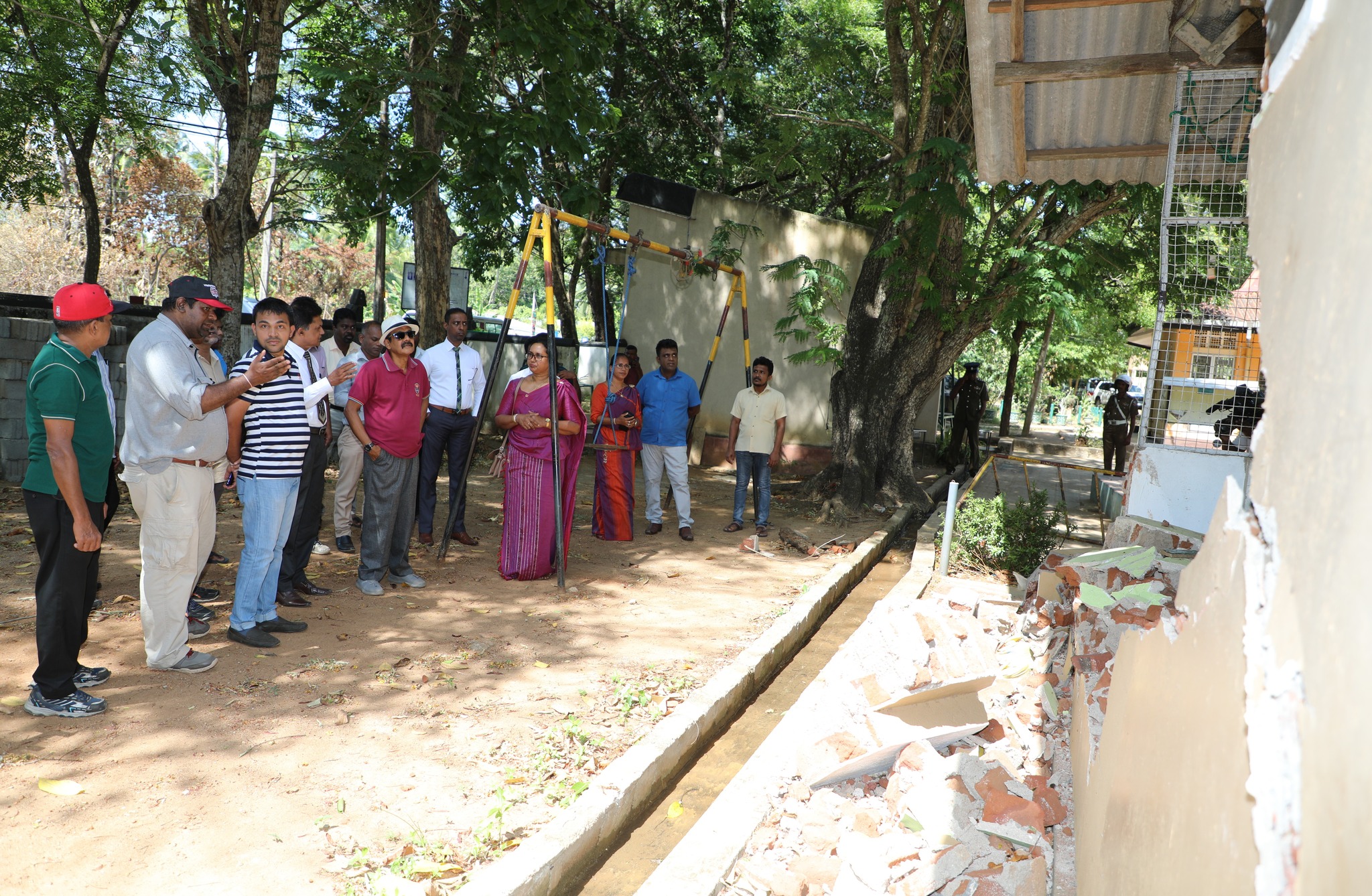 පළාත් ආණ්ඩුකාරවරයා ගේ අනින් සිගිරිය විදුබිමේ සංවර්ධනයට ලක්ෂ 25 ක් .