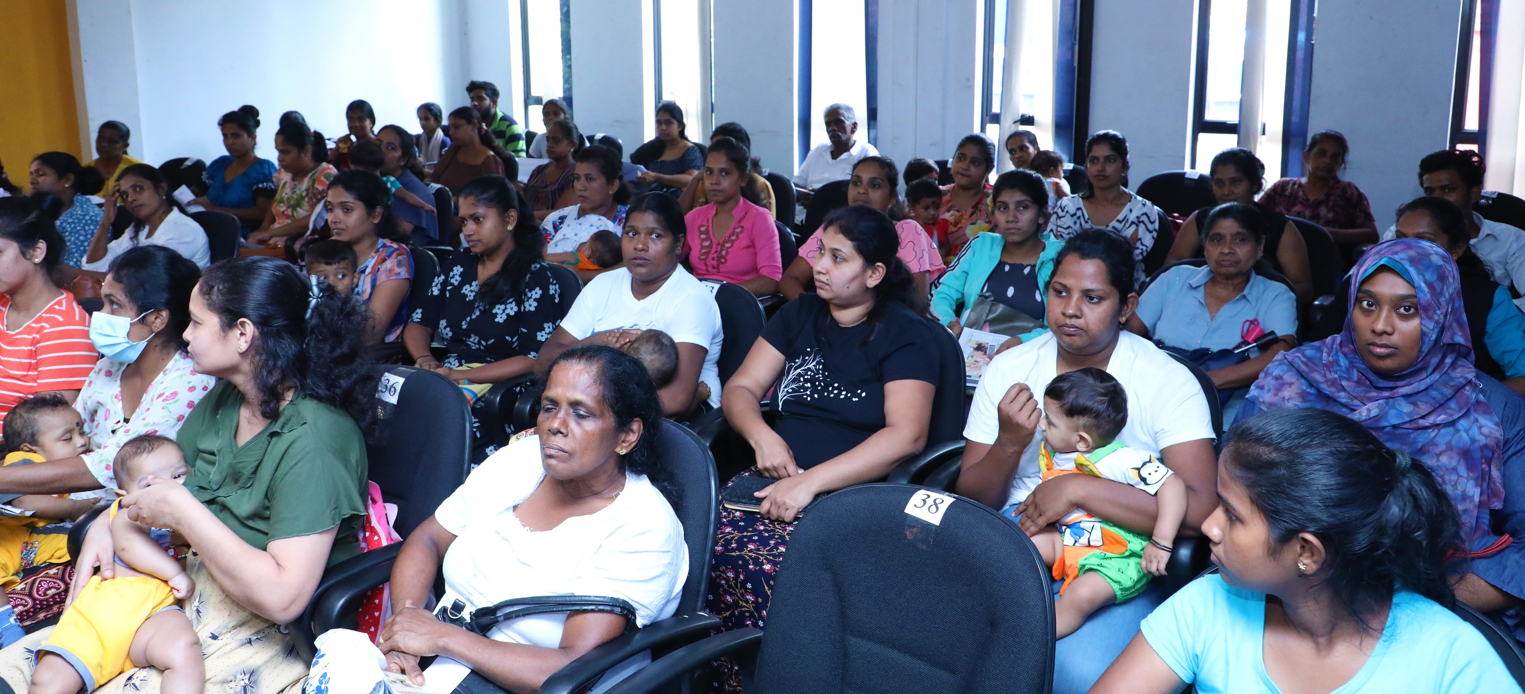 යටිනුවර ගැබිණි මව්වරුන් සදහා අත්යවශ්ය වන ආහාර ද්රව්ය හා උපකරණ ලබාදීමේ වැඩසටහනක්.