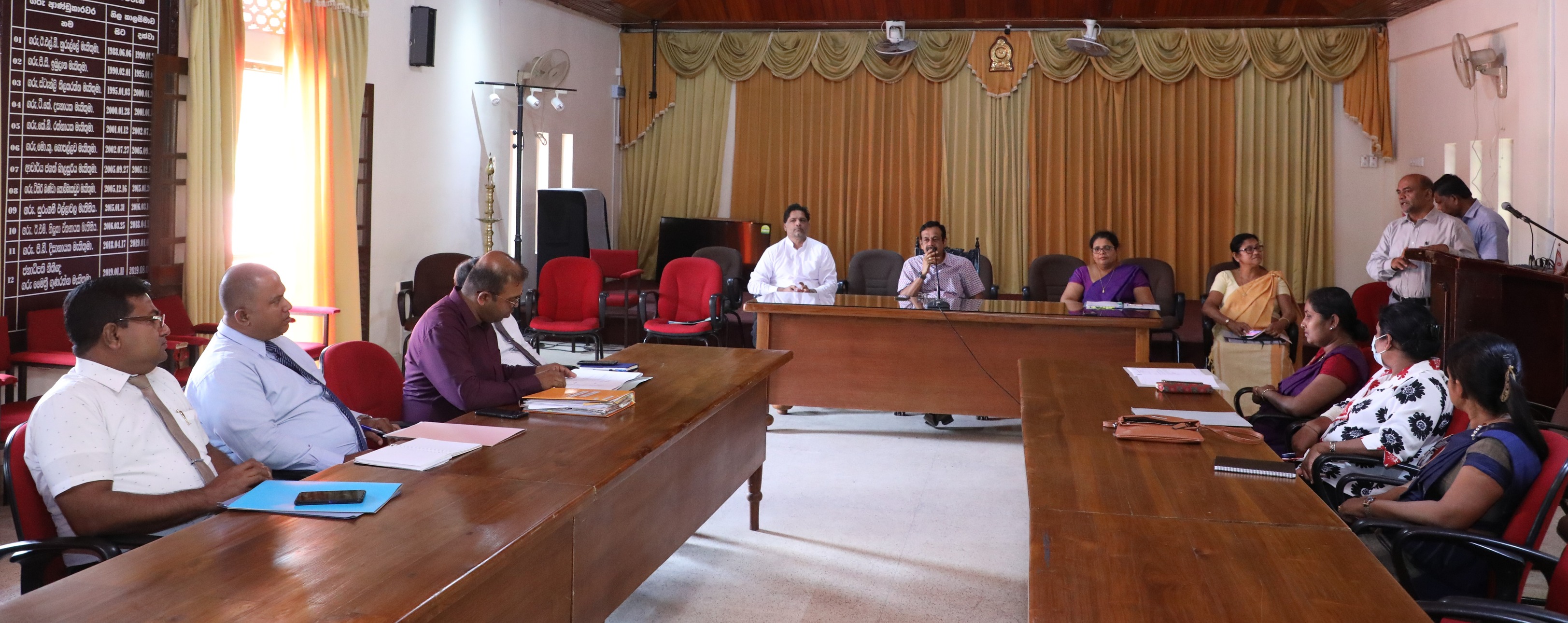 හසලක නගරයේ පැරැණි බස් නැවතුම මහජන සේවාවන් සදහා භාවිතයට.