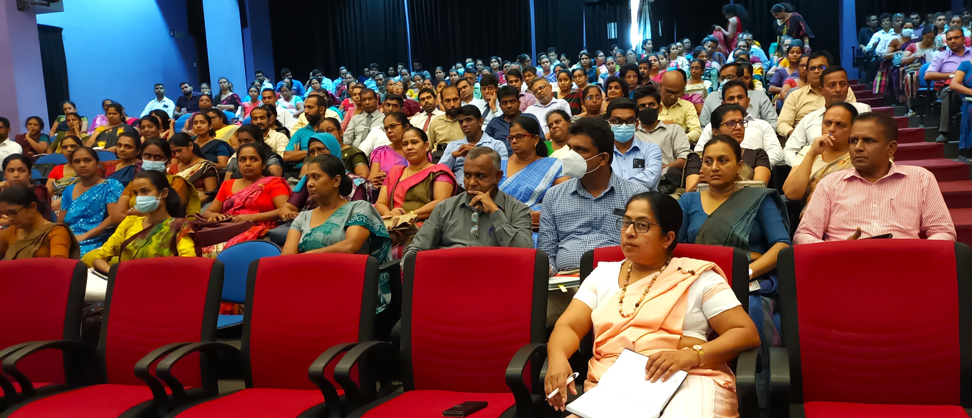 විගණන විමසුම් සඳහා පිළිතුරු සැපයීම පිළිබඳ නිලධාරීන් දැනුම්වත් කිරීමේ වැඩසටහනක්.