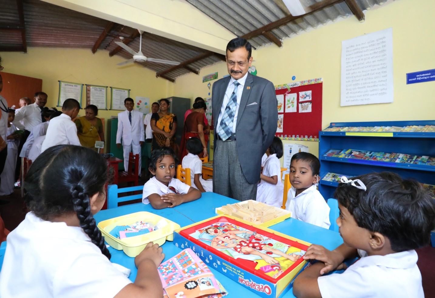 පොල්ගොල්ලවත්ත විදුහල "විද්යාප්රදීප විදුහල: ලෙසන් නව ප්රවේශයකට.
