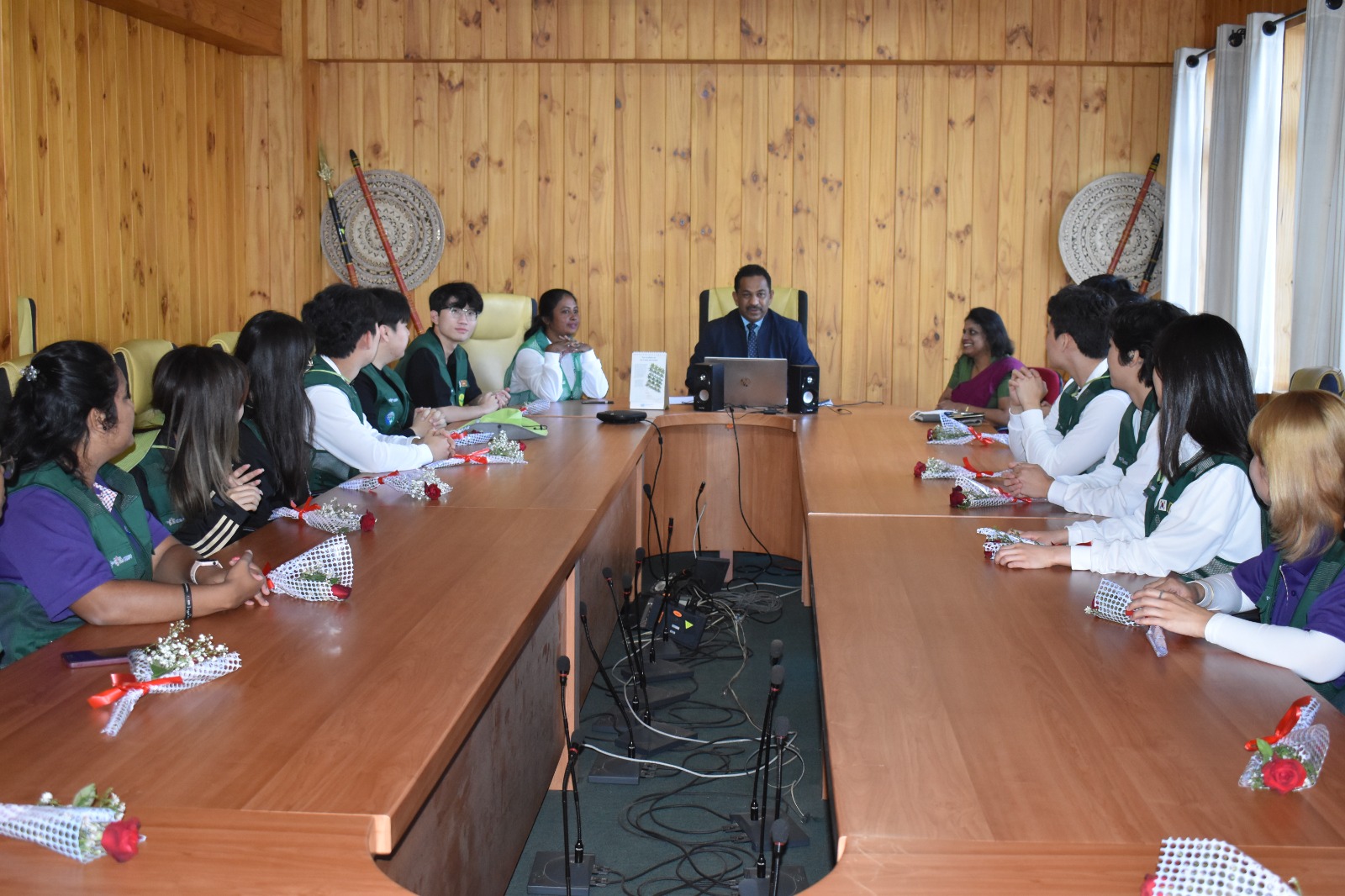 ලංකාවේ උසම ගම ගොඩනගන්න කොරියානු විශ්ව විද්යාල සිසුන් නුවරඑළියට.