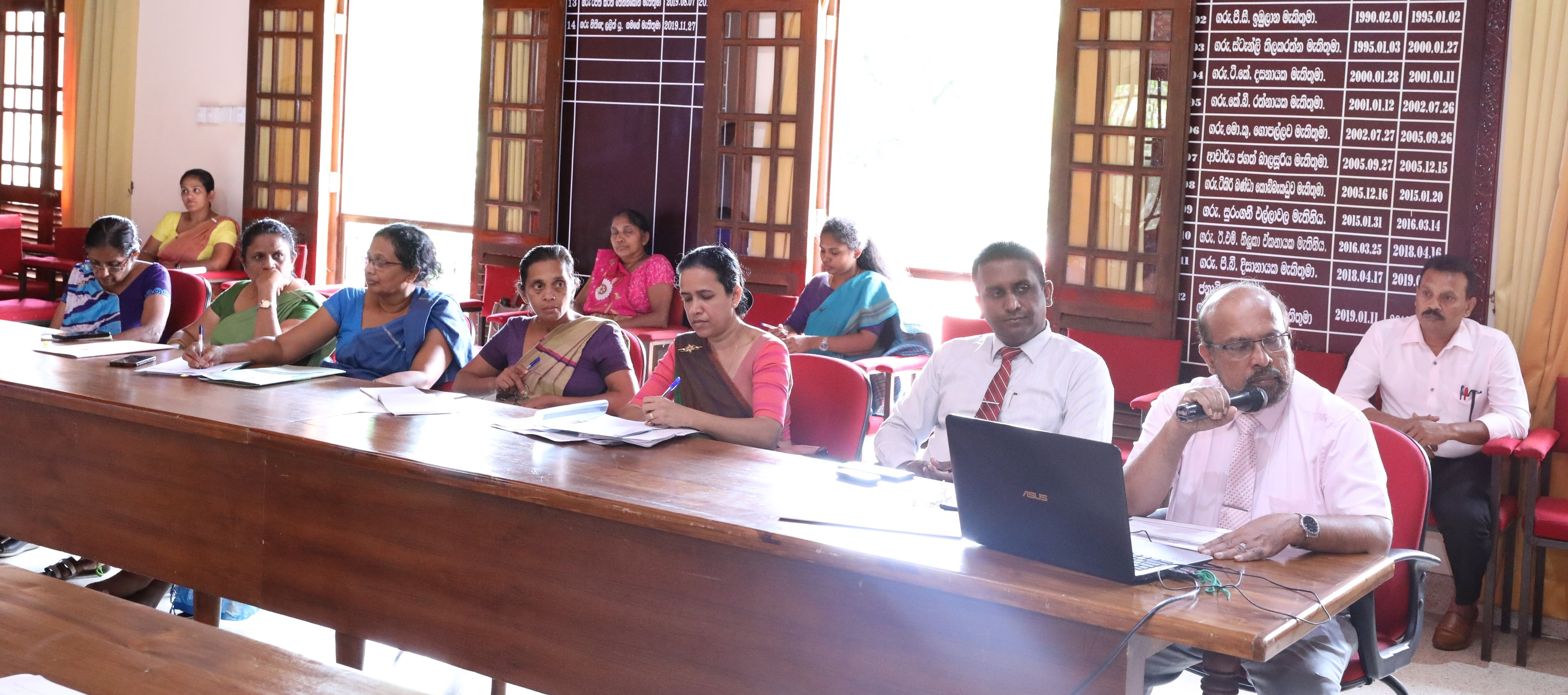 ලග්ගල පල්ලේගම ආයුර්වේද මධ්යම බෙහෙත් ශාලාව ග්රාමීය රෝහලක් බවට පත්කිරීම සදහා විශේෂ සාකච්ජාවක්.