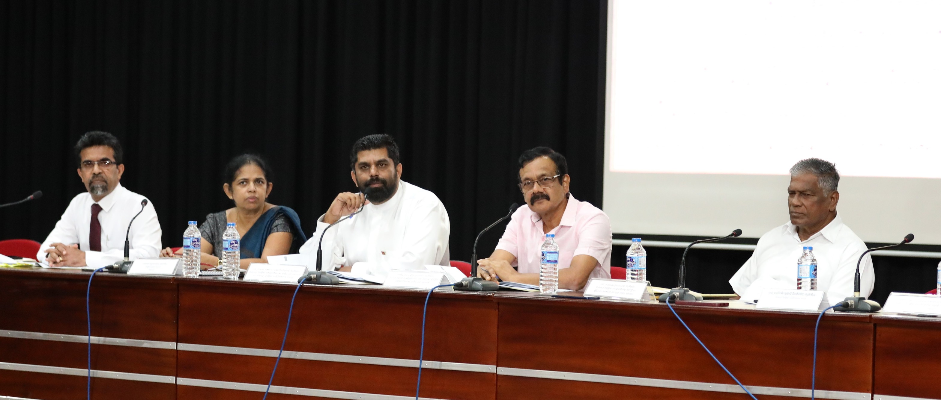 මාතලේ දිස්ත්රික් සංවර්ධන කමිටු රැස්වීම