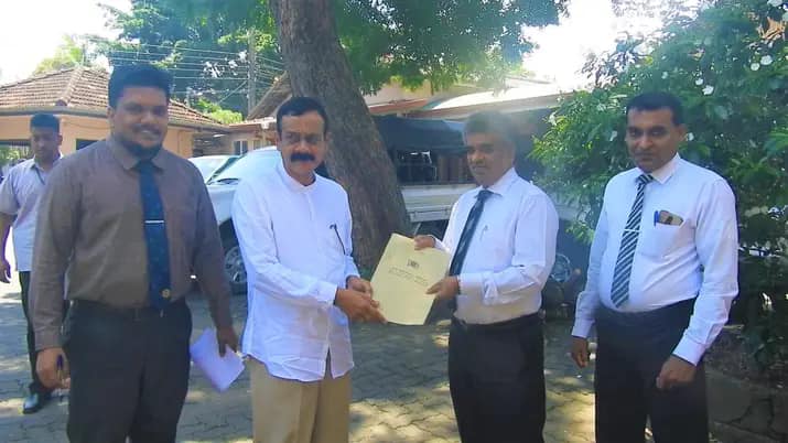 මාතර දිස්ත්රික්කයේ ආපදාවට පත් ජනතාවට මධ්යම පළාතෙන් රුපියල් 2,500,000 ක සහනාධාර.