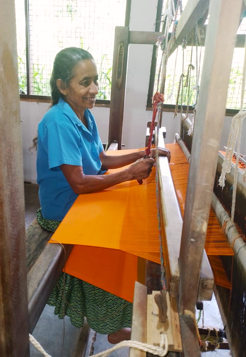 ගලගෙදර, නියංගොඩ පේෂකර්මාන්ත මධ්යස්ථානයේ මුල්ම සිවුරු මහා සංඝරත්නයට පූජා කෙරේ