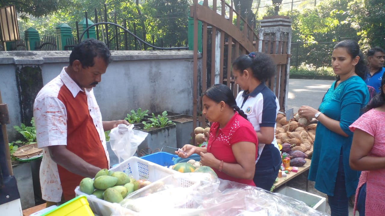 අලෙවි පොළ