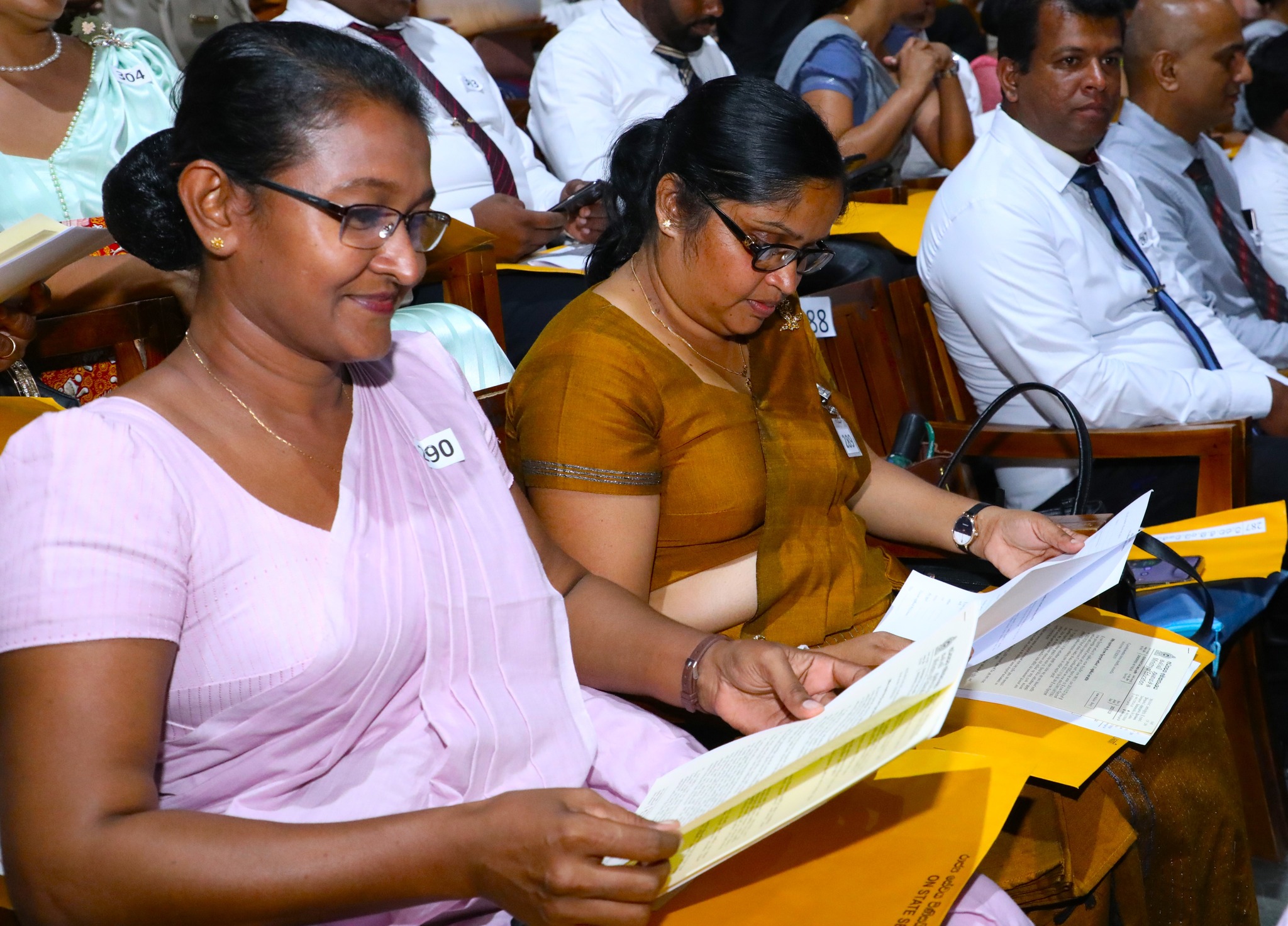 මධ්යම පළාතේ විදුහල්පතිවරුන් 835ක් සඳහා පත්වීම් ලිපි ප්රදානය කෙරේ.