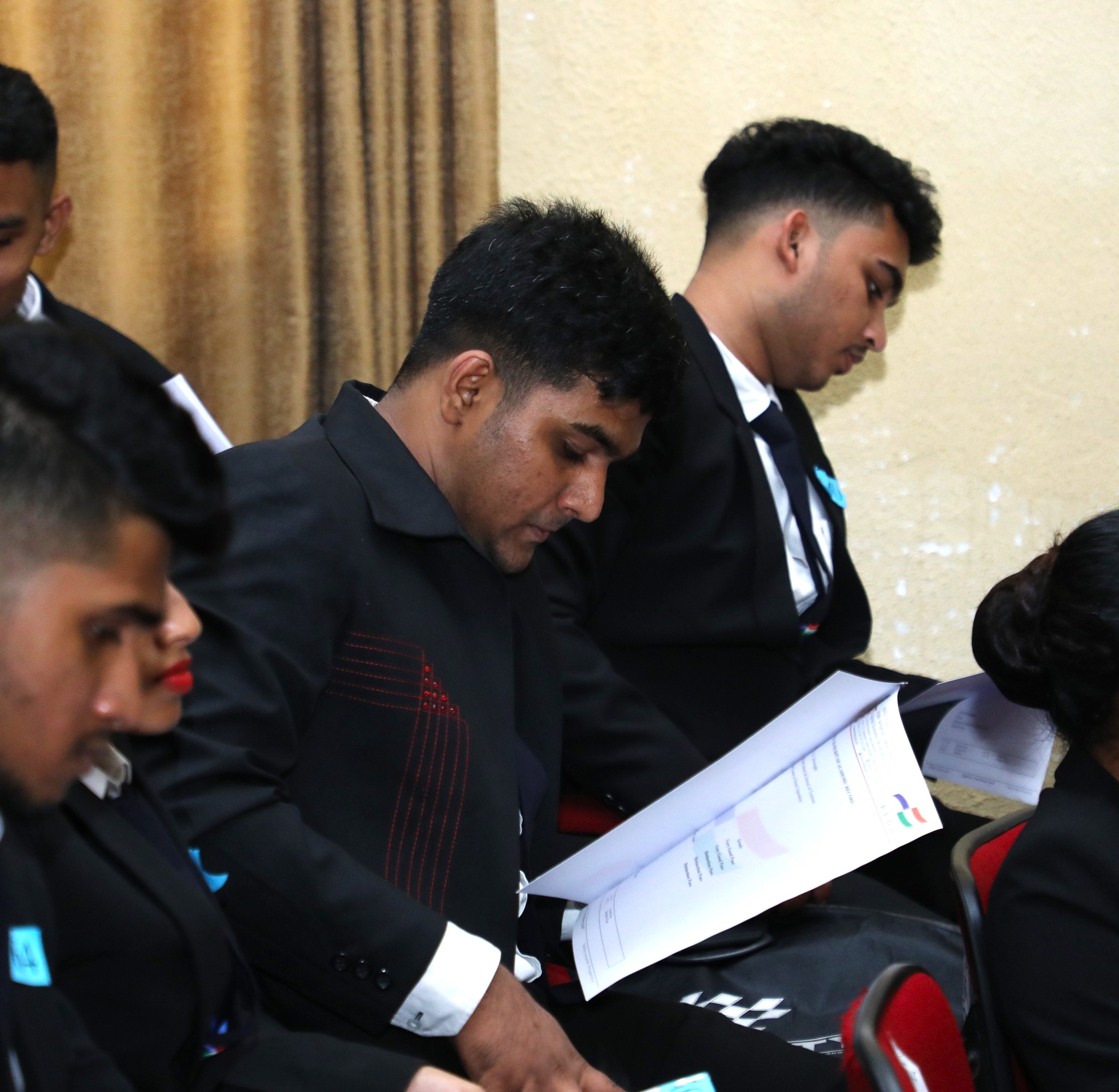 මාතලේ සංචාරක හෝටල් කළමනාකරණ පුහුණුව අවසන් කළ වෘත්තිකයන් වෙත සහතික පත් පිරිනැමේ.