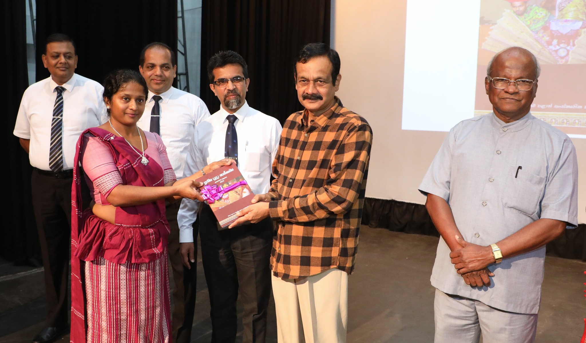 මැදරට කලා උළෙල මෙවරත්.