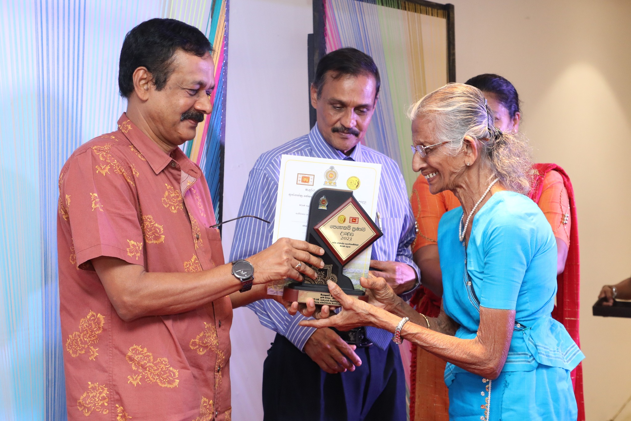 පේෂ කර්මාන්තයේ ප්රගතිය සතුටුදායකයි.