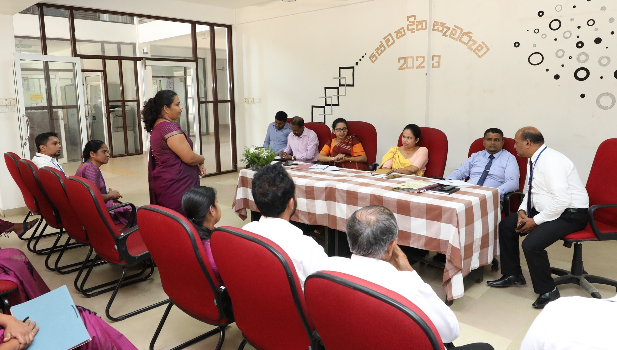 මිණිපේ ප්රාදේශීය ගැටලු හා වර්තමාන ප්රගතිය පිළිබඳව සාකච්ඡාක්.