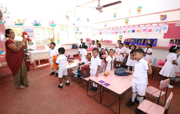 ක්රියාකාරකම් පාදක වාචික ඉංග්රීසි වැඩසටහන මැදරට දරුවන්ටත්..