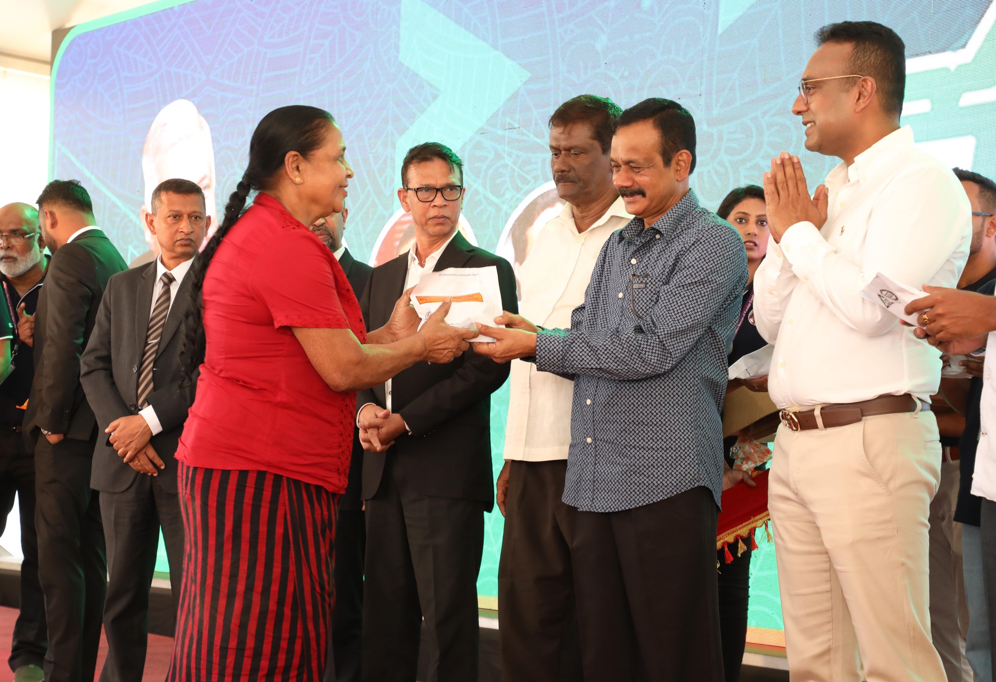 ‘ජයගමු ශ්රී ලංකා’ මහනුවරට...