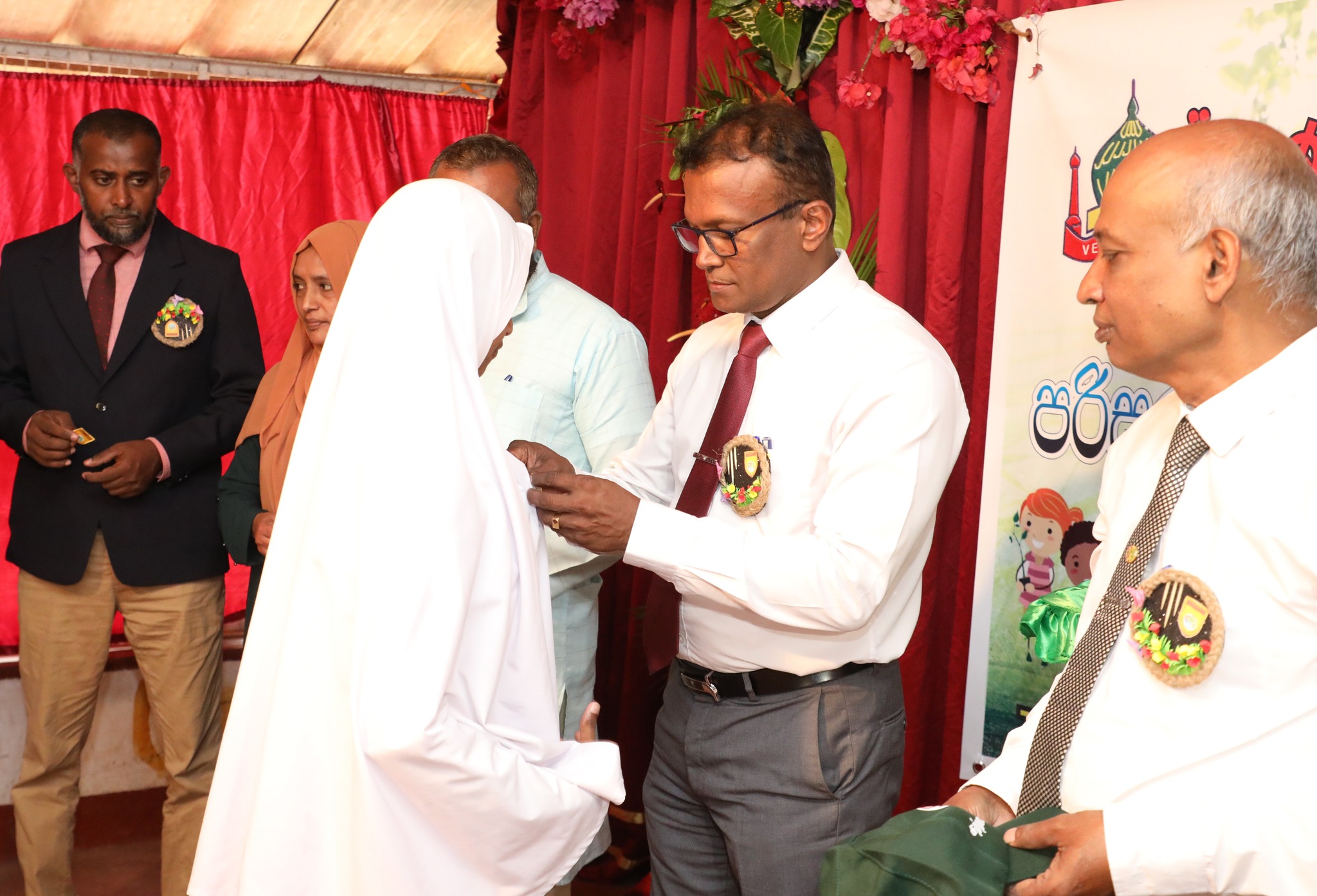වෙම්බඩ මුස්ලිම් මහා විද්යාලයේ සිසු දරුවන්ට පරිසර නියමු පදක්කම්....